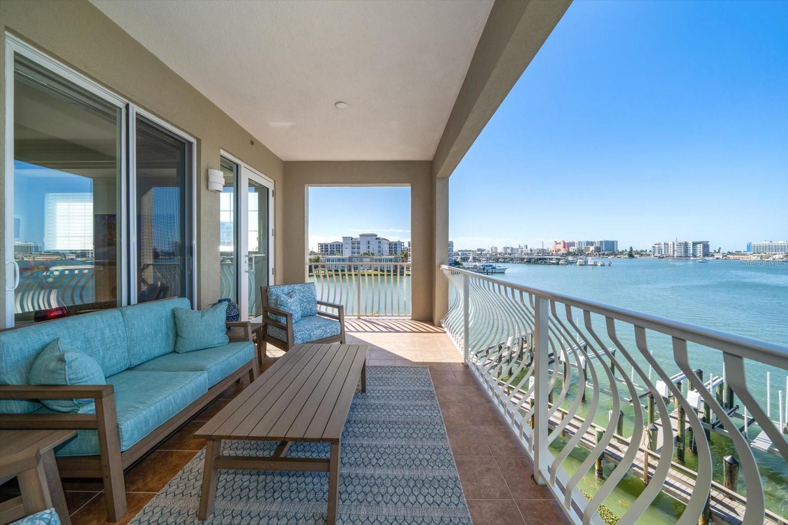 MAJESTIC POINT CONDO - Residential