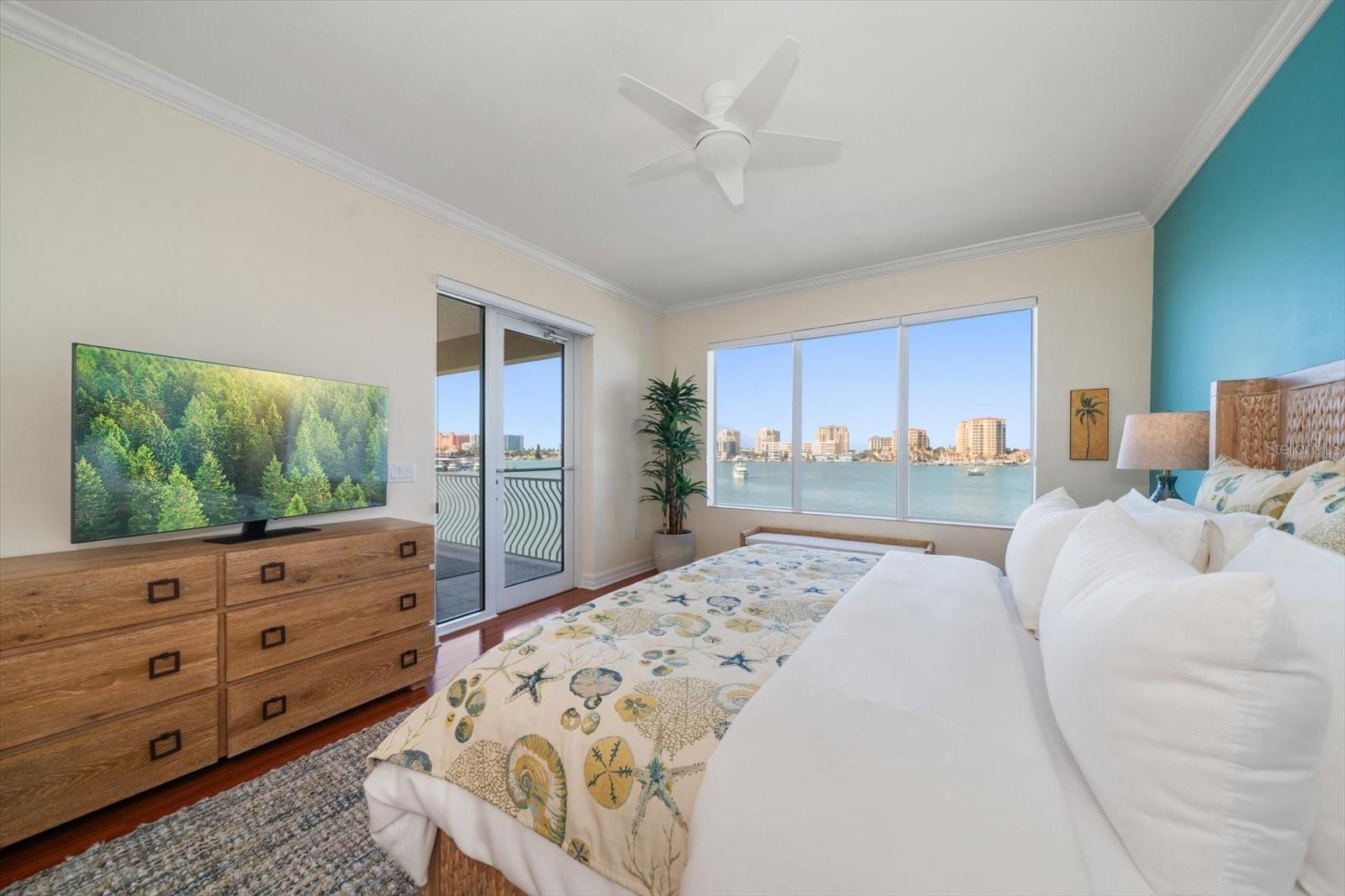 MAJESTIC POINT CONDO - Residential