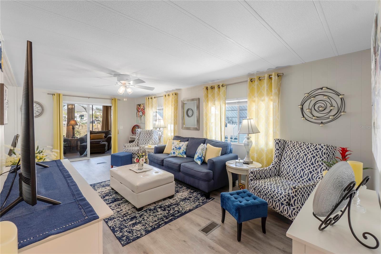 PALMA SOLA SHORES - Residential