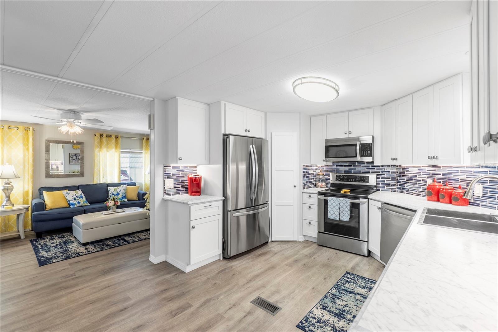 PALMA SOLA SHORES - Residential