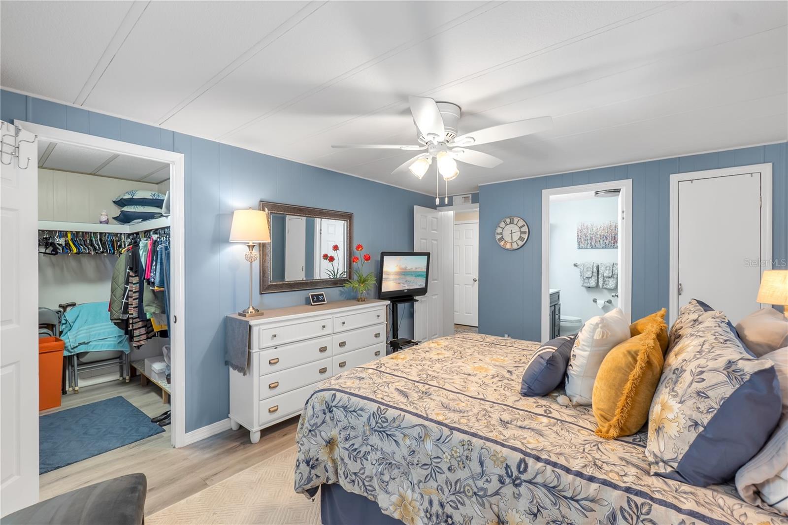 PALMA SOLA SHORES - Residential