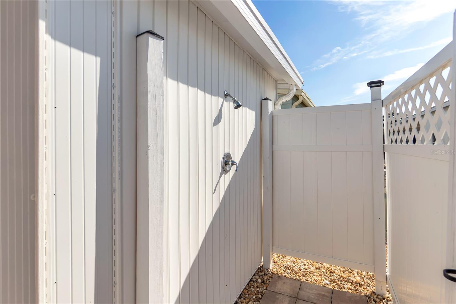 PALMA SOLA SHORES - Residential