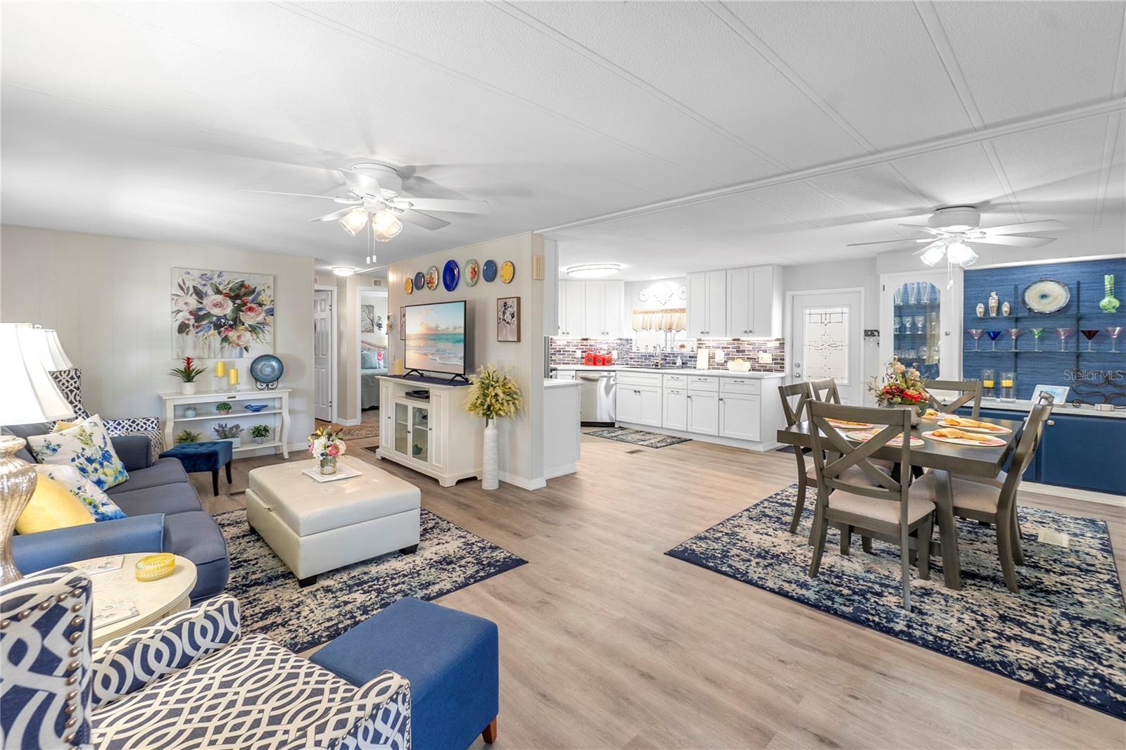 PALMA SOLA SHORES - Residential