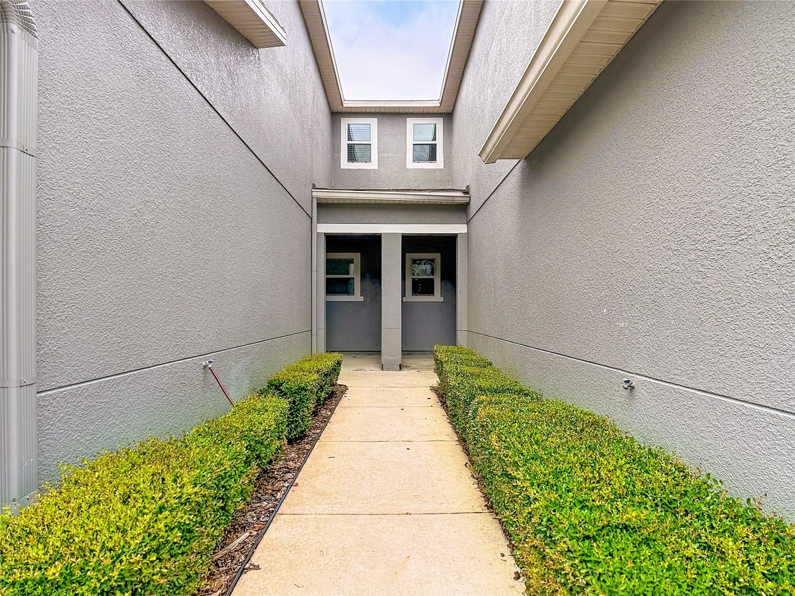 1009 CHALCEDONY STREET
