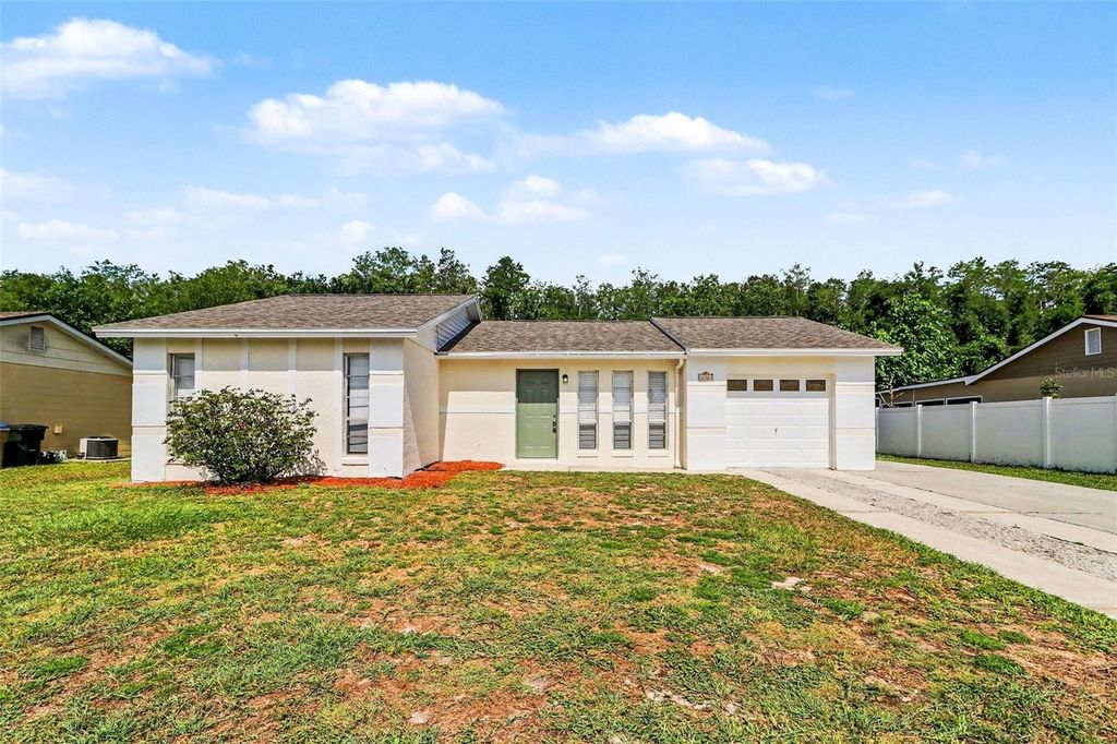 Photo of 136 W Cedarwood Circle, Kissimmee, FL 34743 (MLS # O6404486)