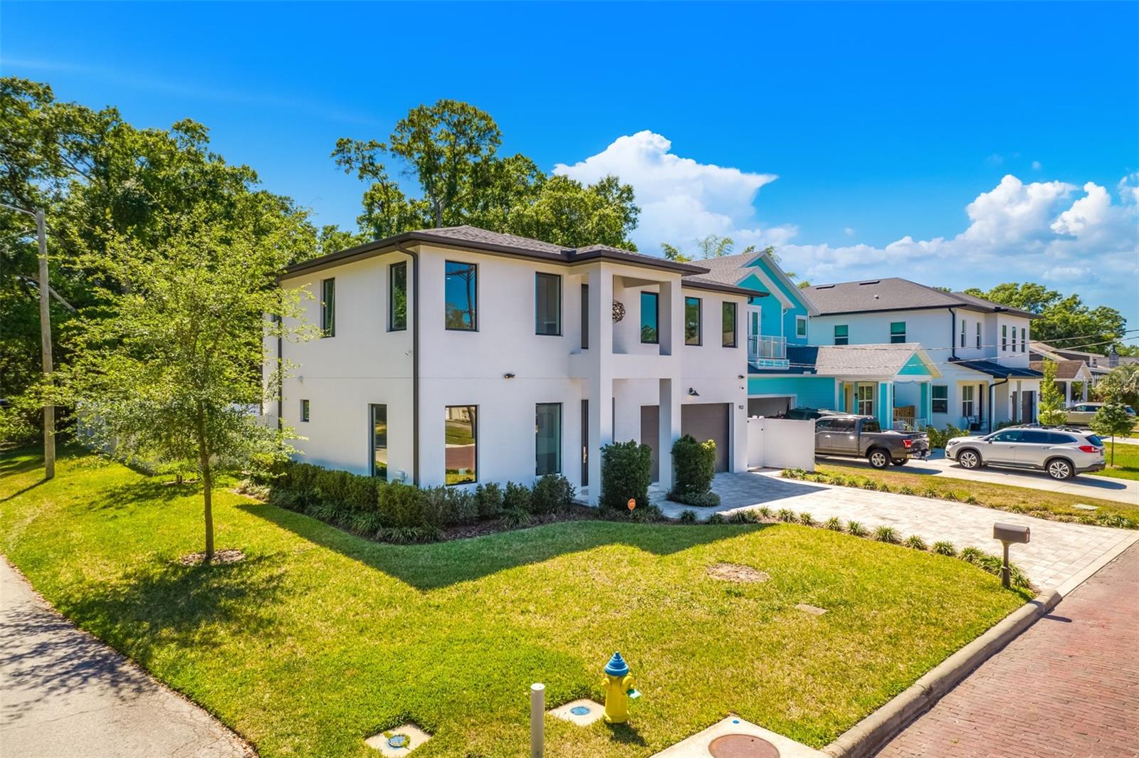 SUBURB ROYAL - Residential Lease