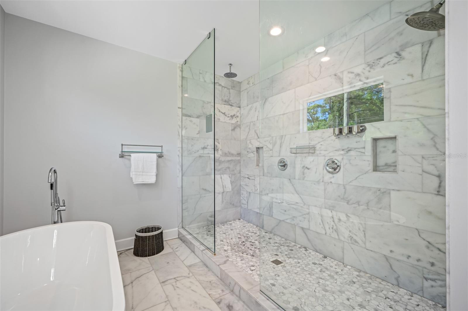 SUBURB ROYAL - Residential Lease