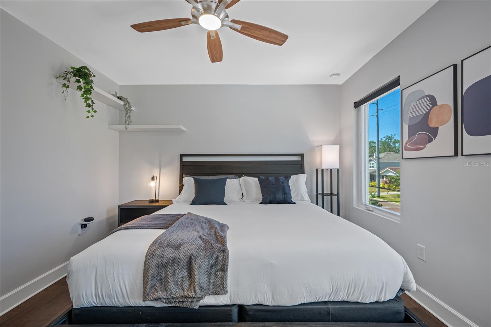 SUBURB ROYAL - Residential Lease