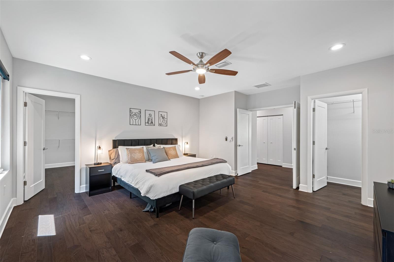 SUBURB ROYAL - Residential Lease