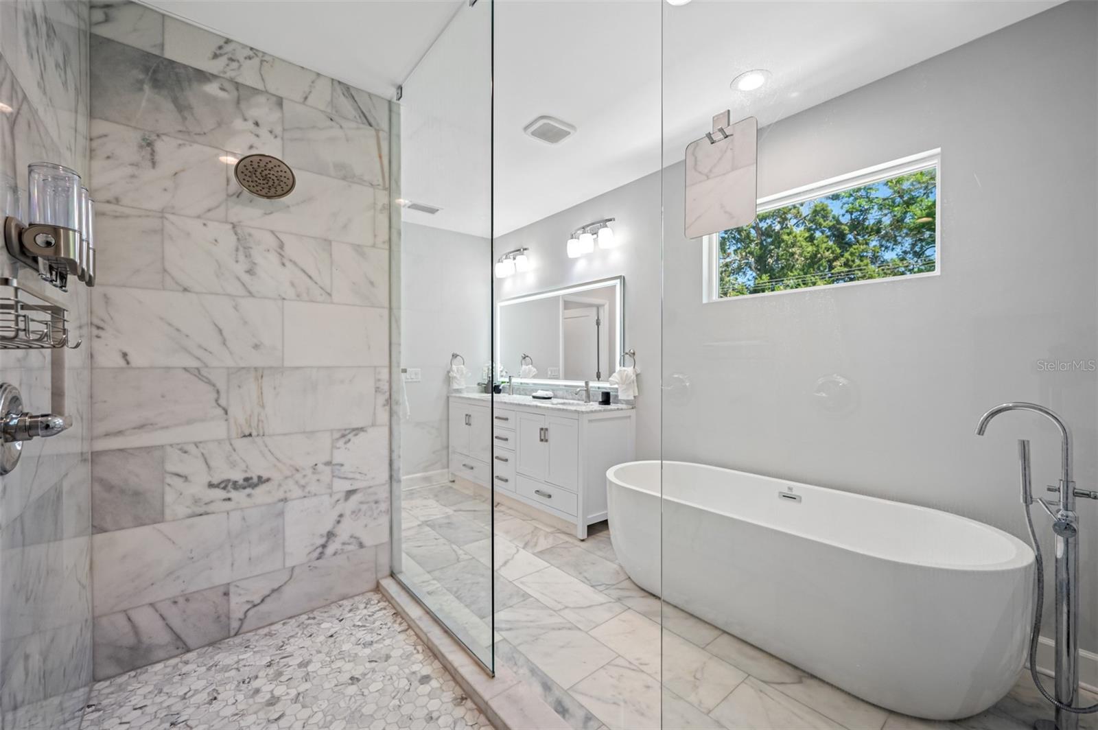 SUBURB ROYAL - Residential Lease