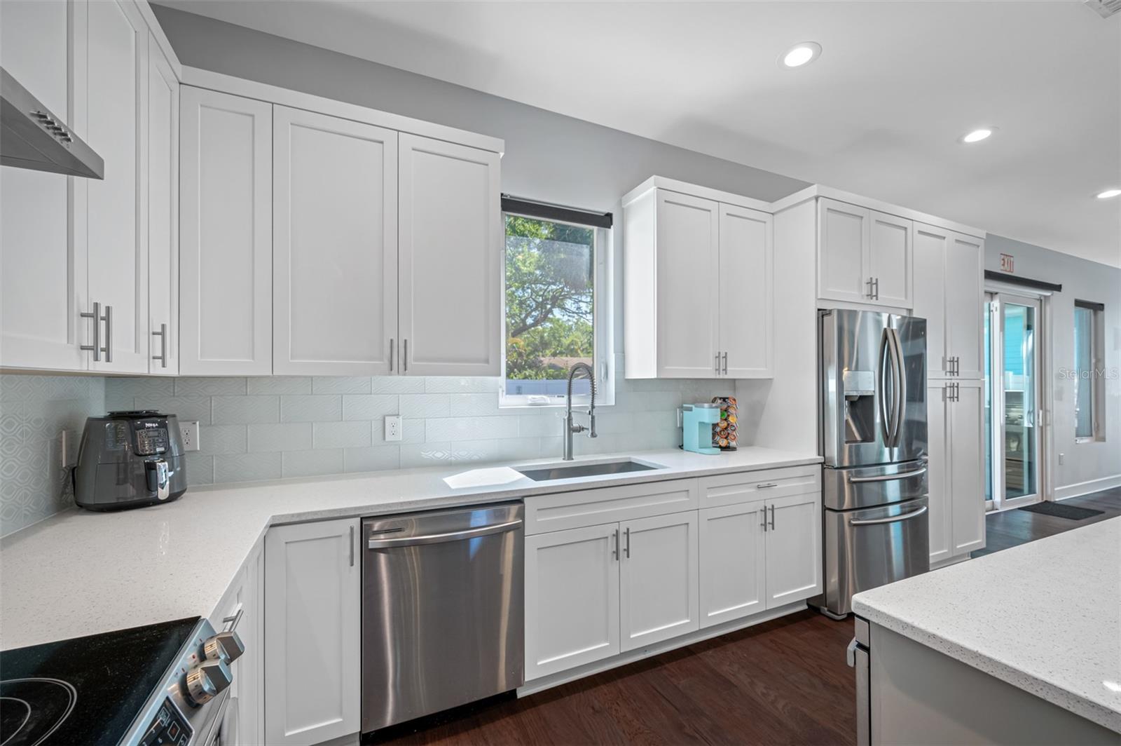 SUBURB ROYAL - Residential Lease