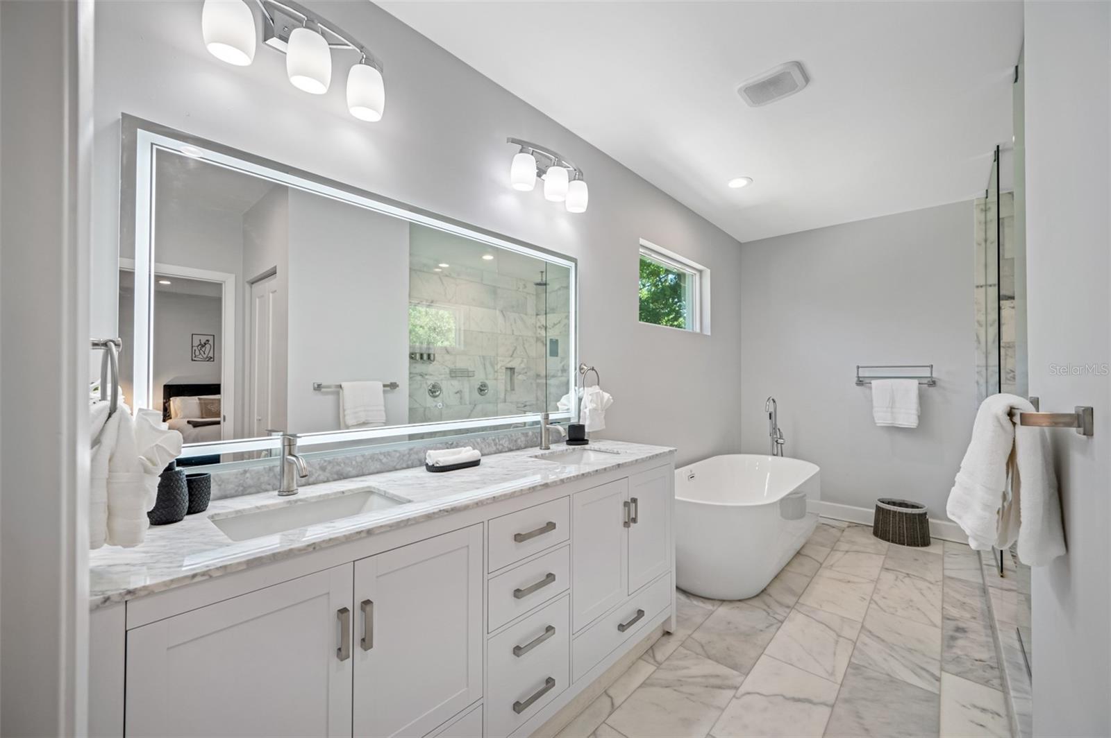 SUBURB ROYAL - Residential Lease