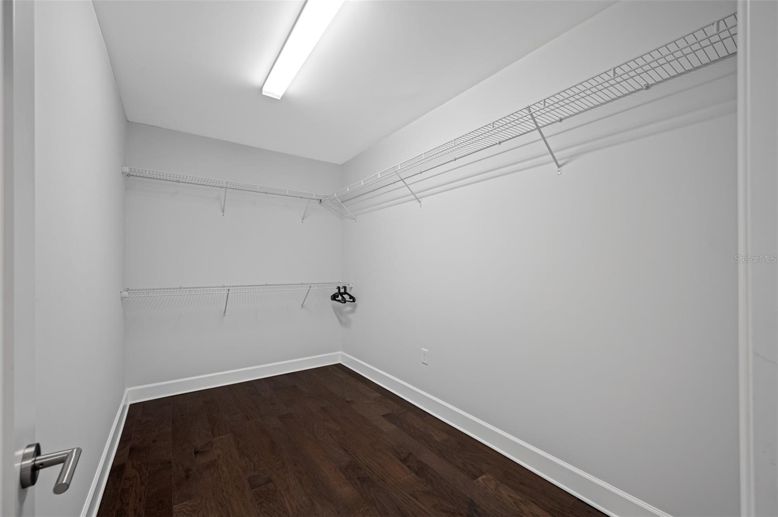 SUBURB ROYAL - Residential Lease