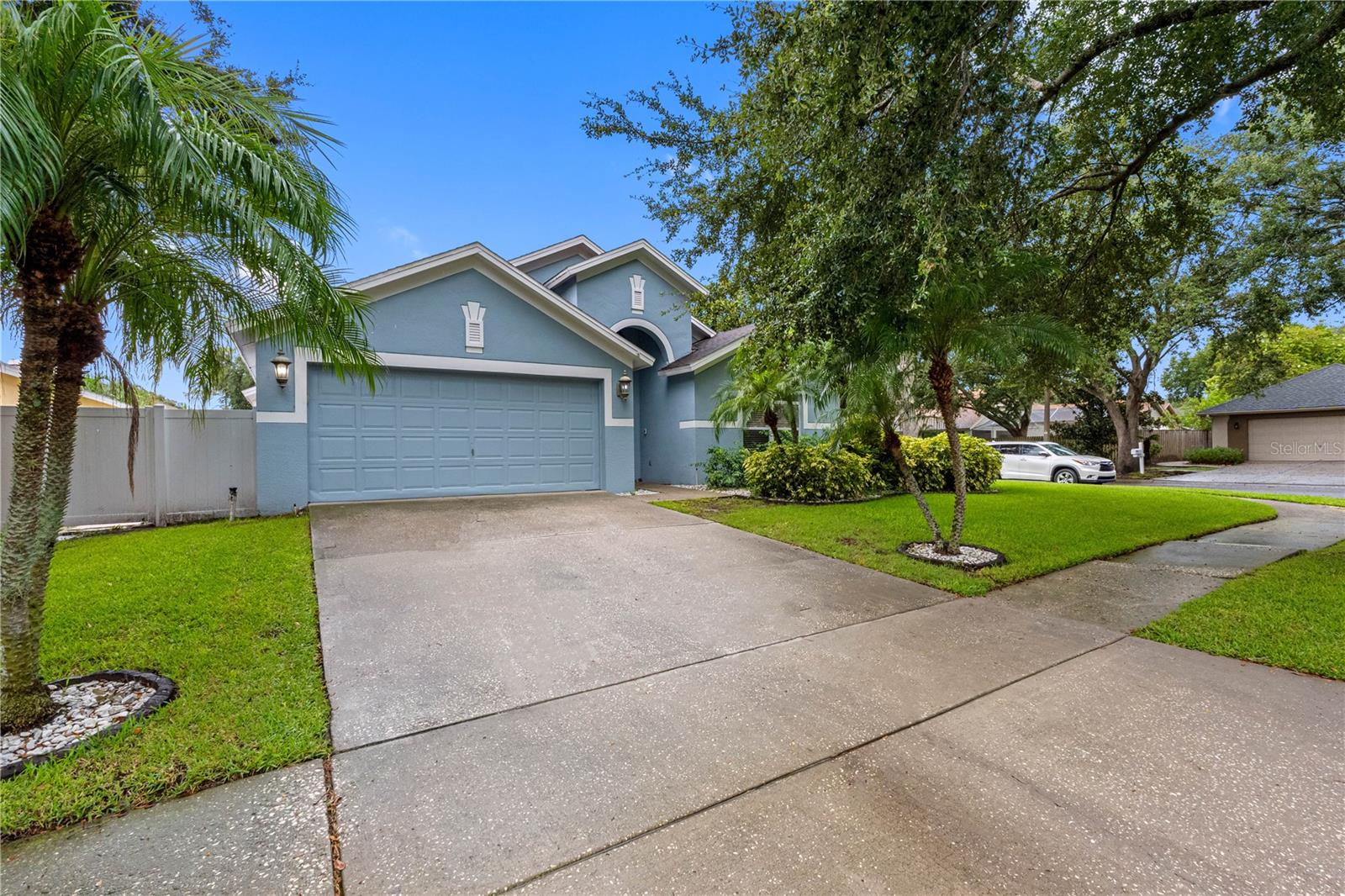 3306 PIN OAK LANE