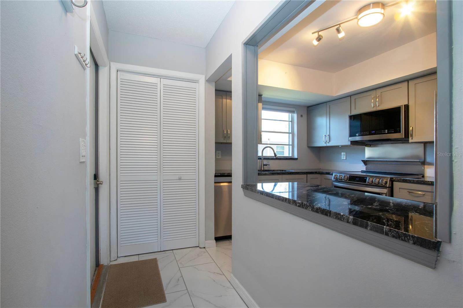 CREEKVIEW - Residential