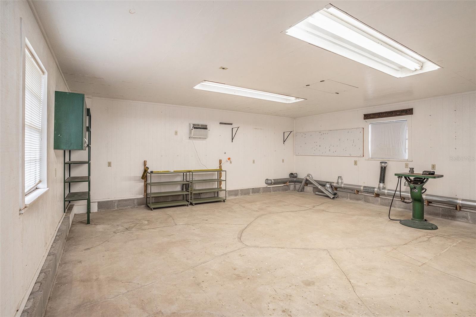 SILOAM SPGS WOOD - Residential