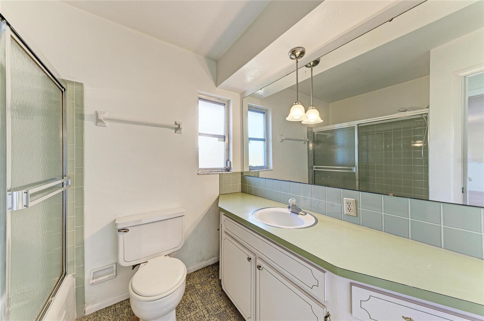 GOLDEN BEACH - Residential