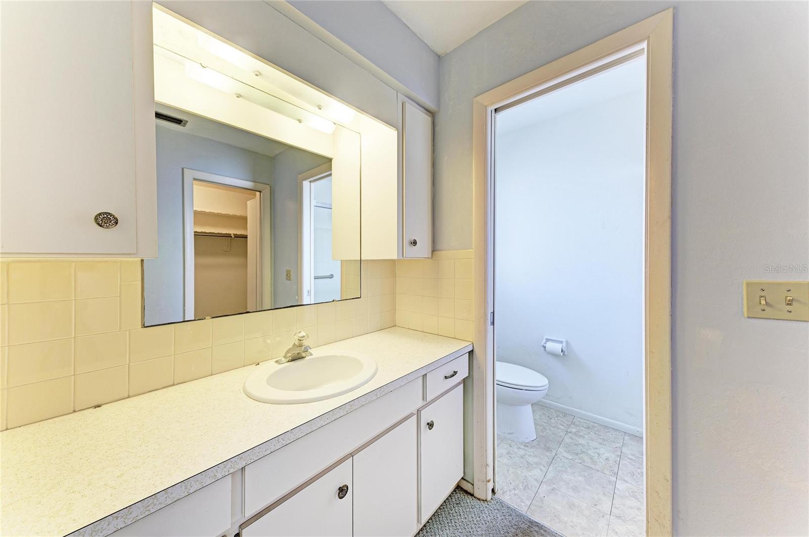 GOLDEN BEACH - Residential