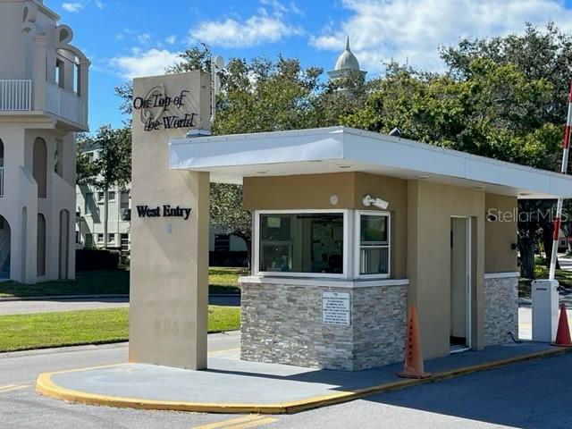 ON TOP OF THE WORLD - Residential