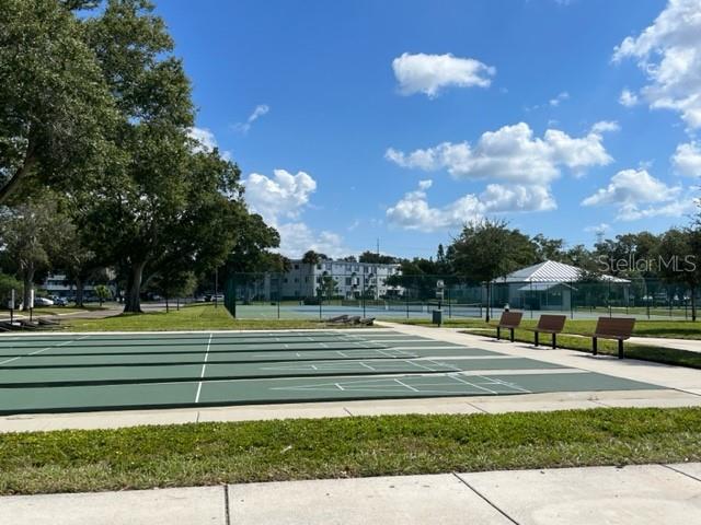 ON TOP OF THE WORLD - Residential