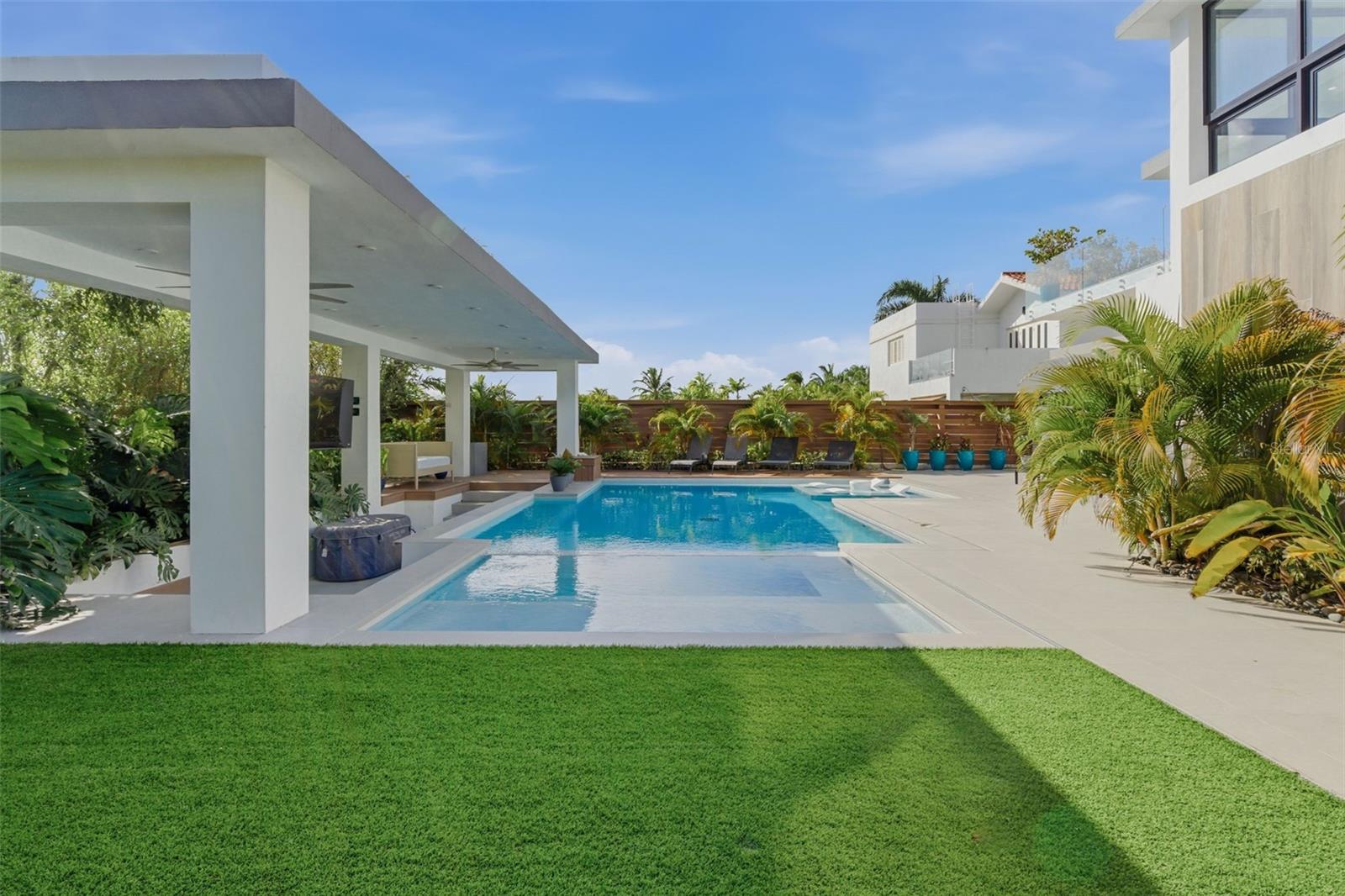 DORADO BEACH EAST - Residential