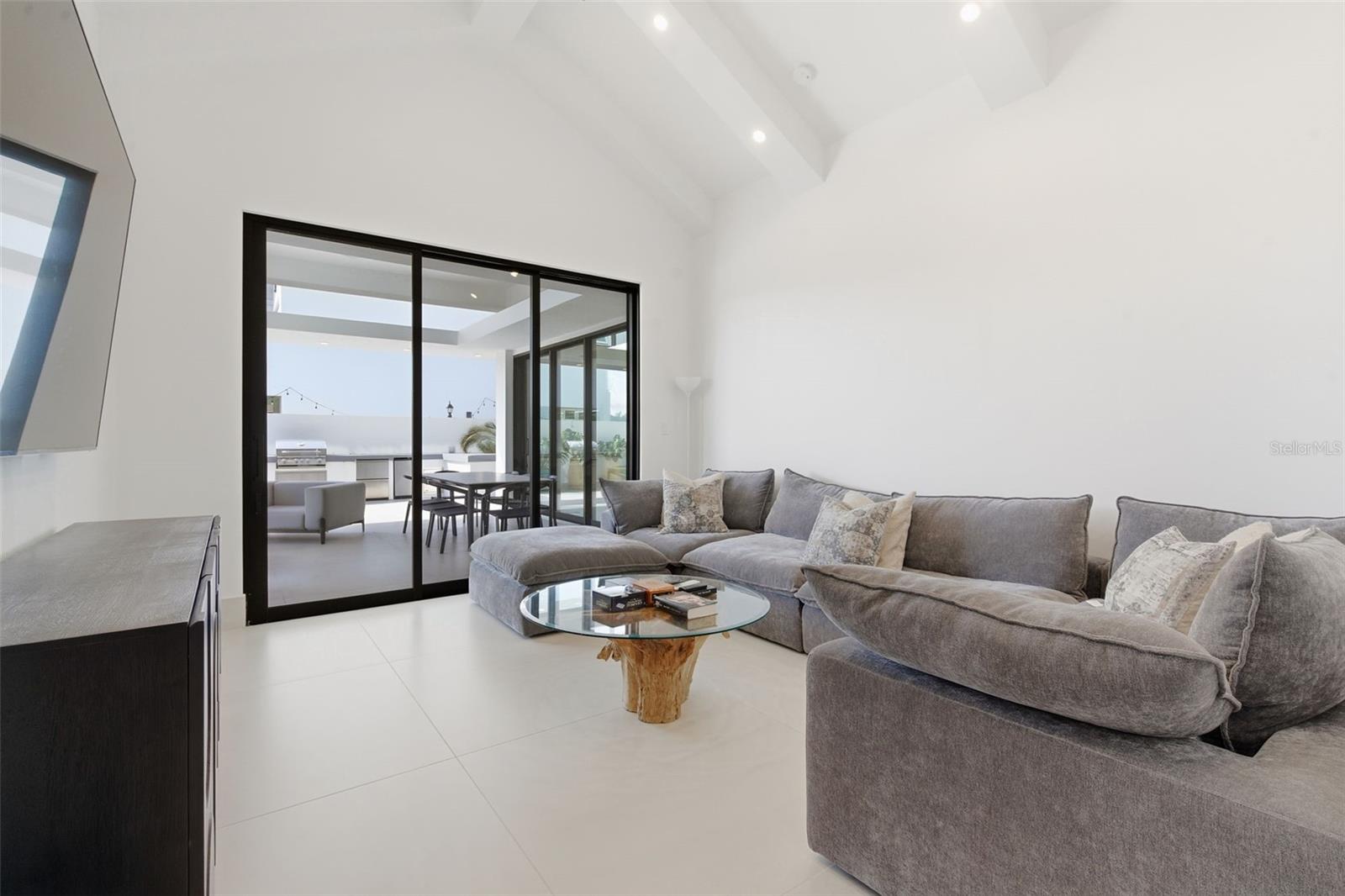 DORADO BEACH EAST - Residential