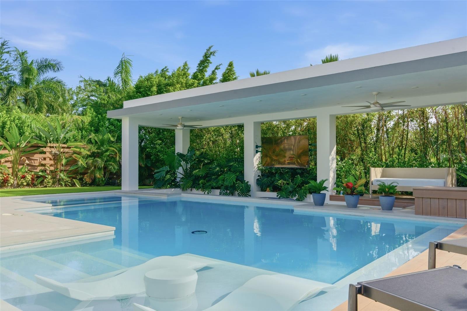 DORADO BEACH EAST - Residential