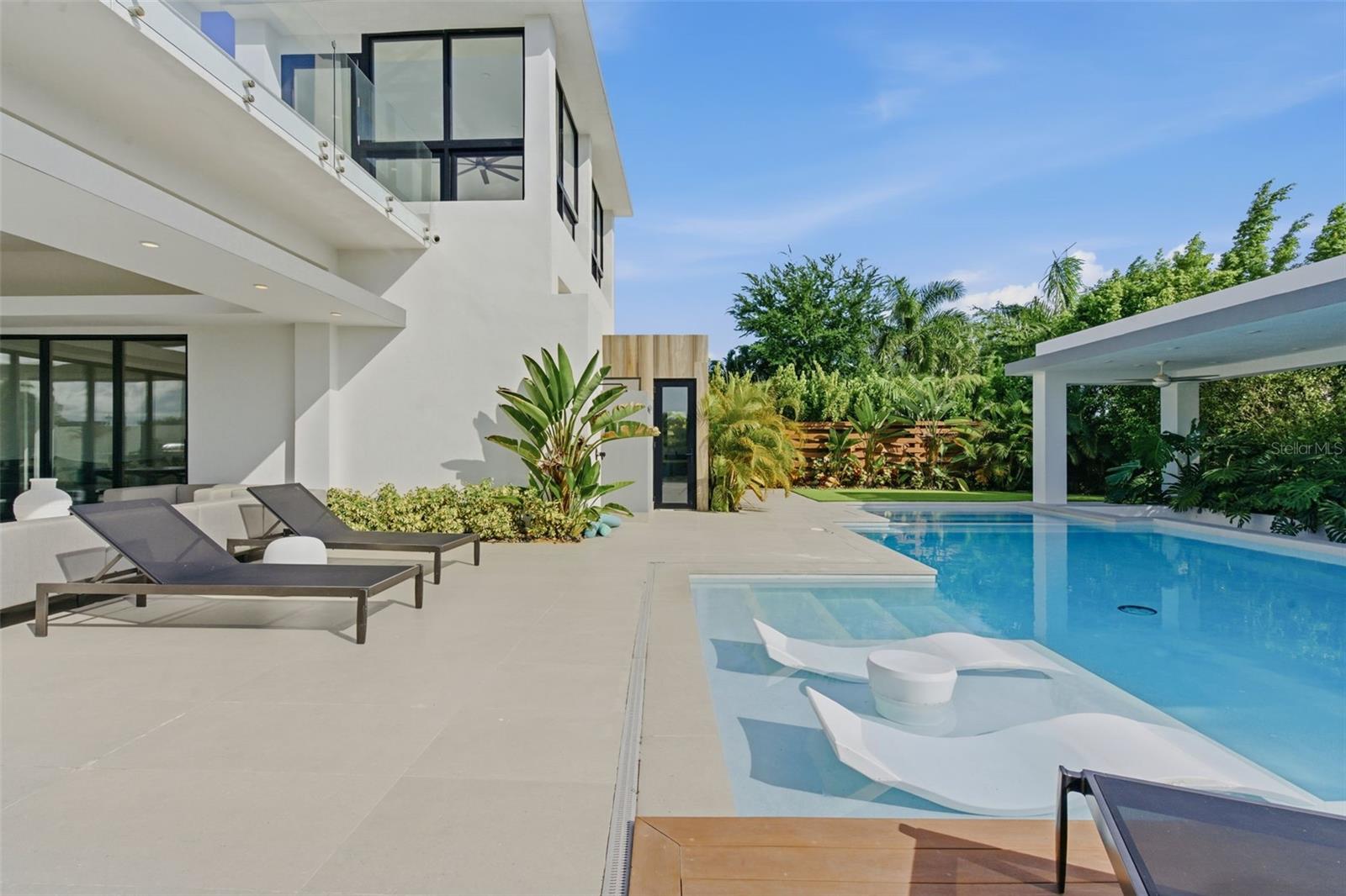 DORADO BEACH EAST - Residential