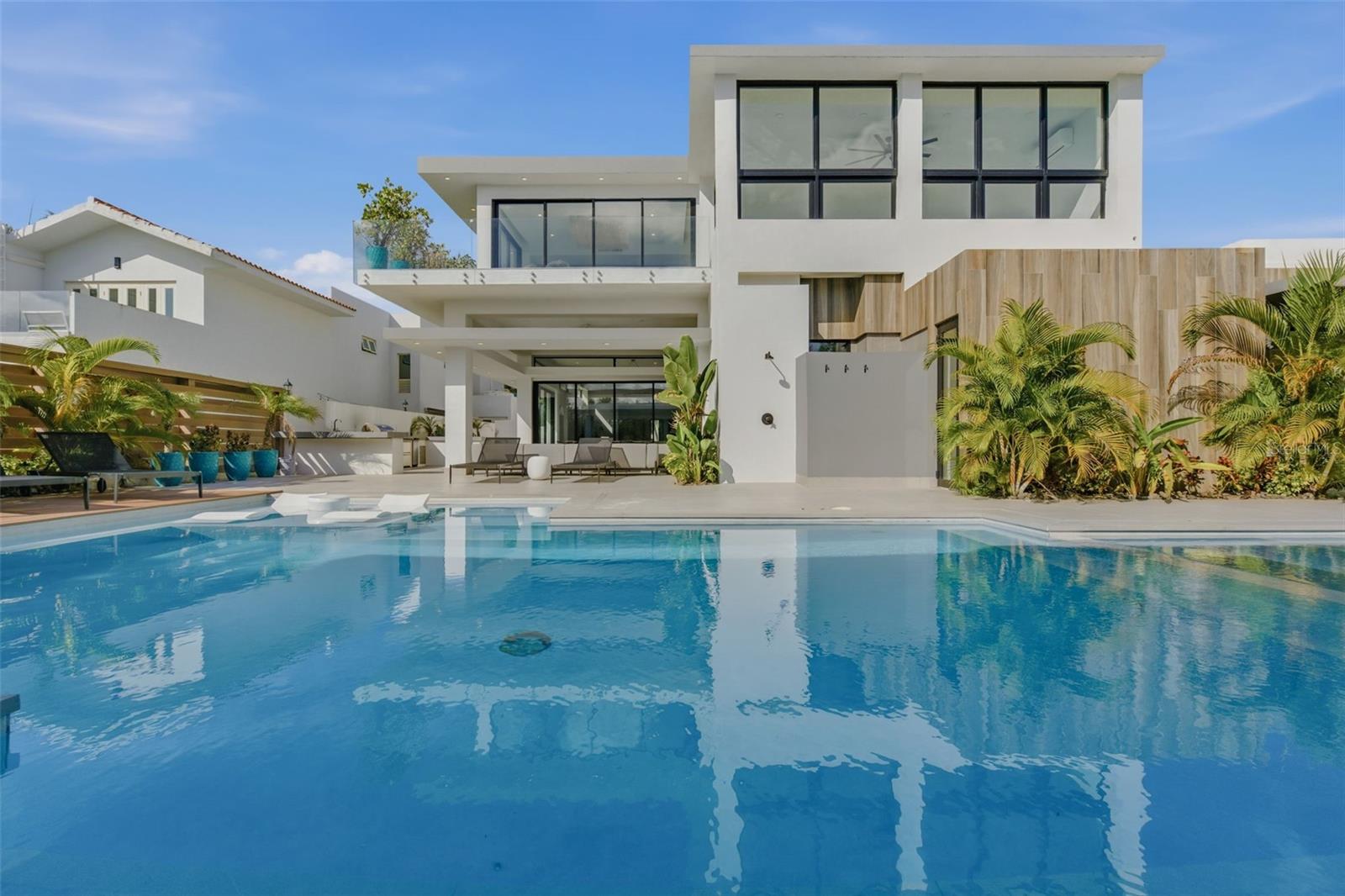 DORADO BEACH EAST - Residential