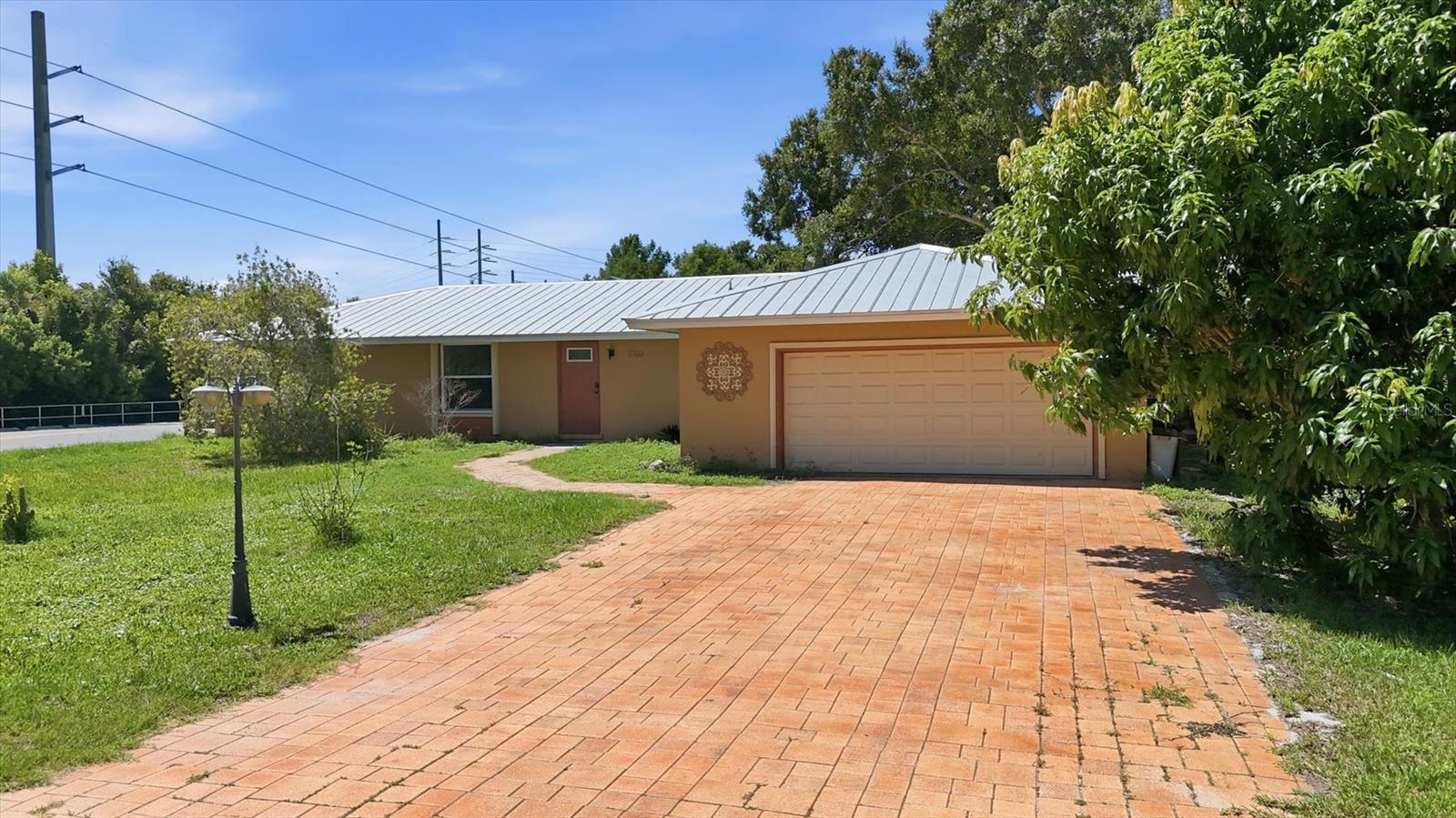 1700 SPOONBILL DRIVE