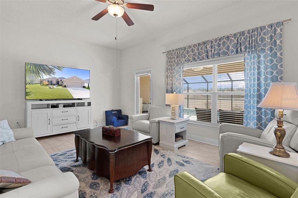 Photo of 403 Edith Drive, Fruitland Park, FL 34731 (MLS # G5109042)