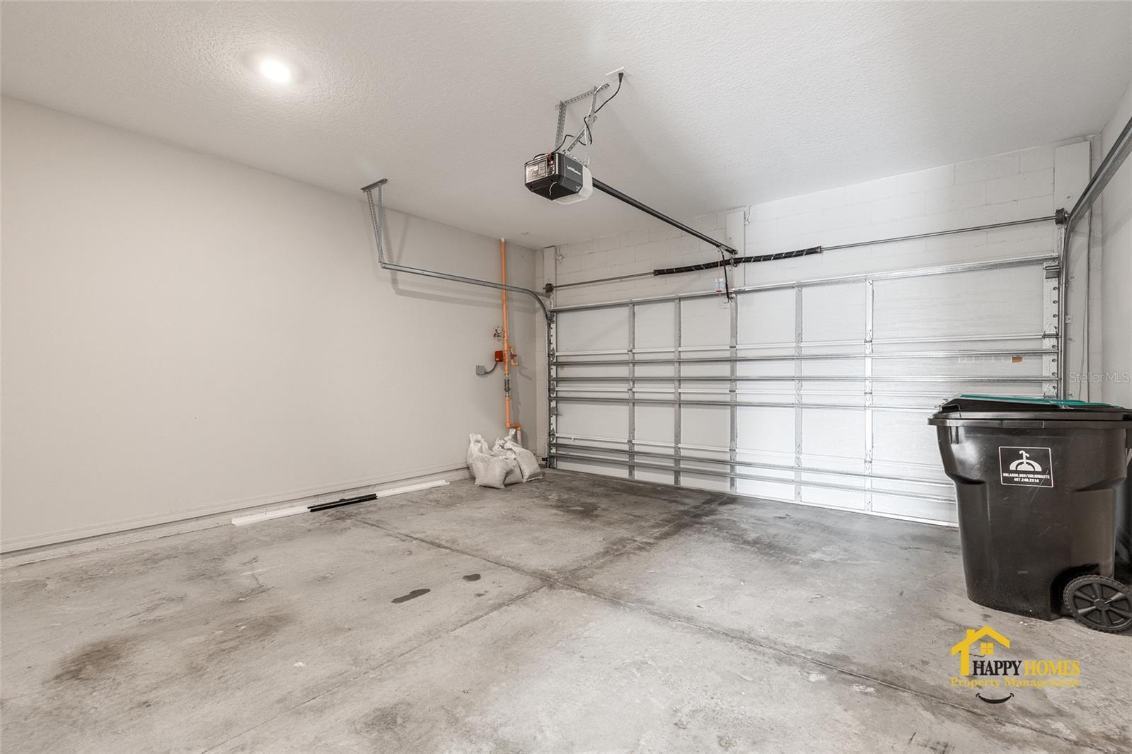 LAUREATE PK NBRHD CENTER PH 3 - Residential Lease