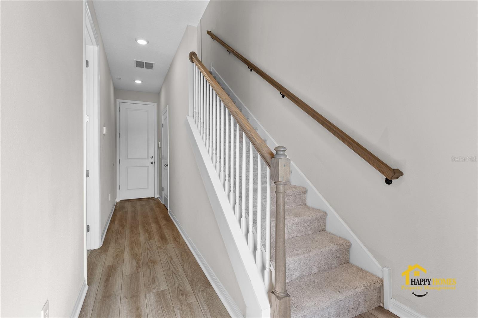 LAUREATE PK NBRHD CENTER PH 3 - Residential Lease