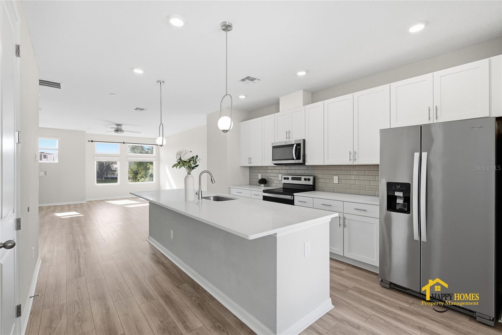 LAUREATE PK NBRHD CENTER PH 3 - Residential Lease