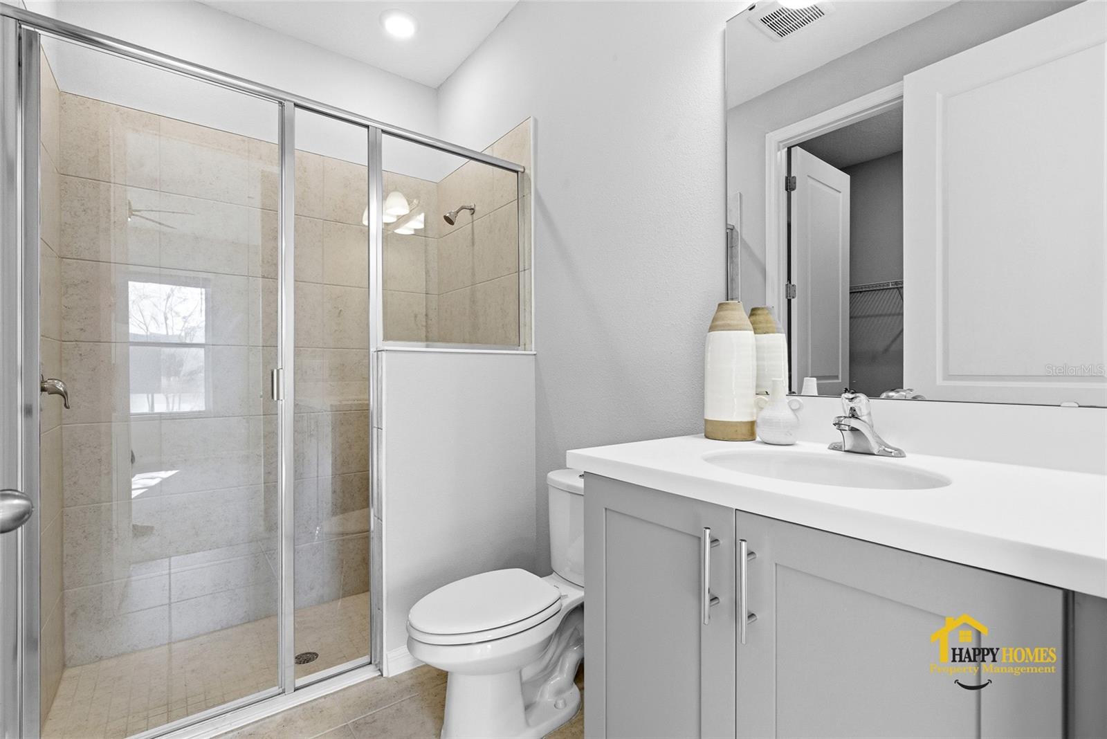 LAUREATE PK NBRHD CENTER PH 3 - Residential Lease