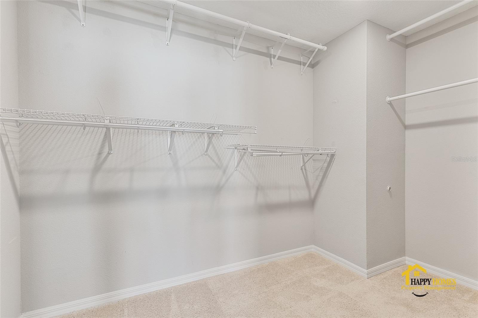 LAUREATE PK NBRHD CENTER PH 3 - Residential Lease