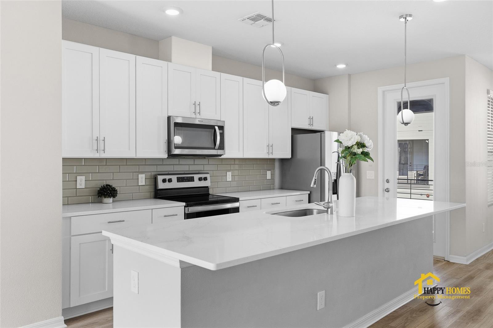 LAUREATE PK NBRHD CENTER PH 3 - Residential Lease