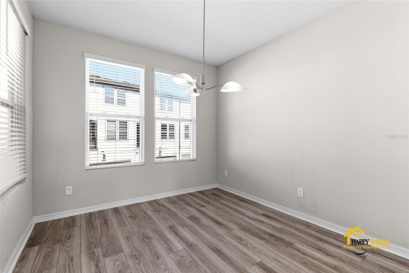 LAUREATE PK NBRHD CENTER PH 3 - Residential Lease