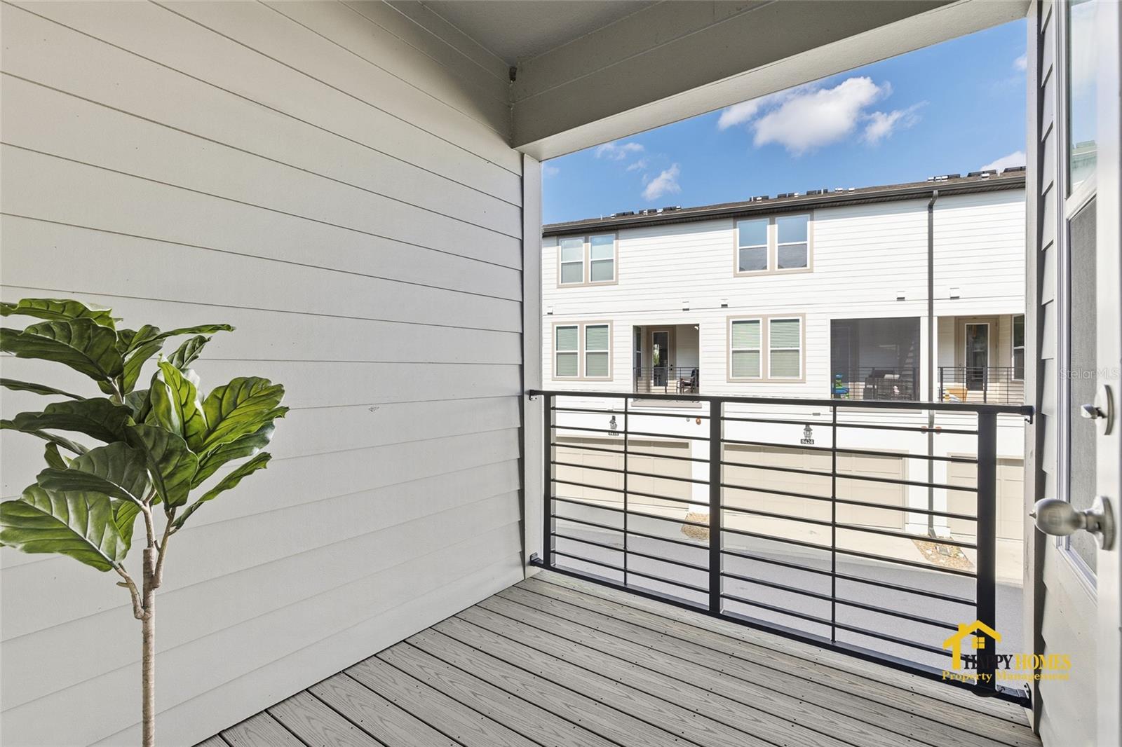 LAUREATE PK NBRHD CENTER PH 3 - Residential Lease