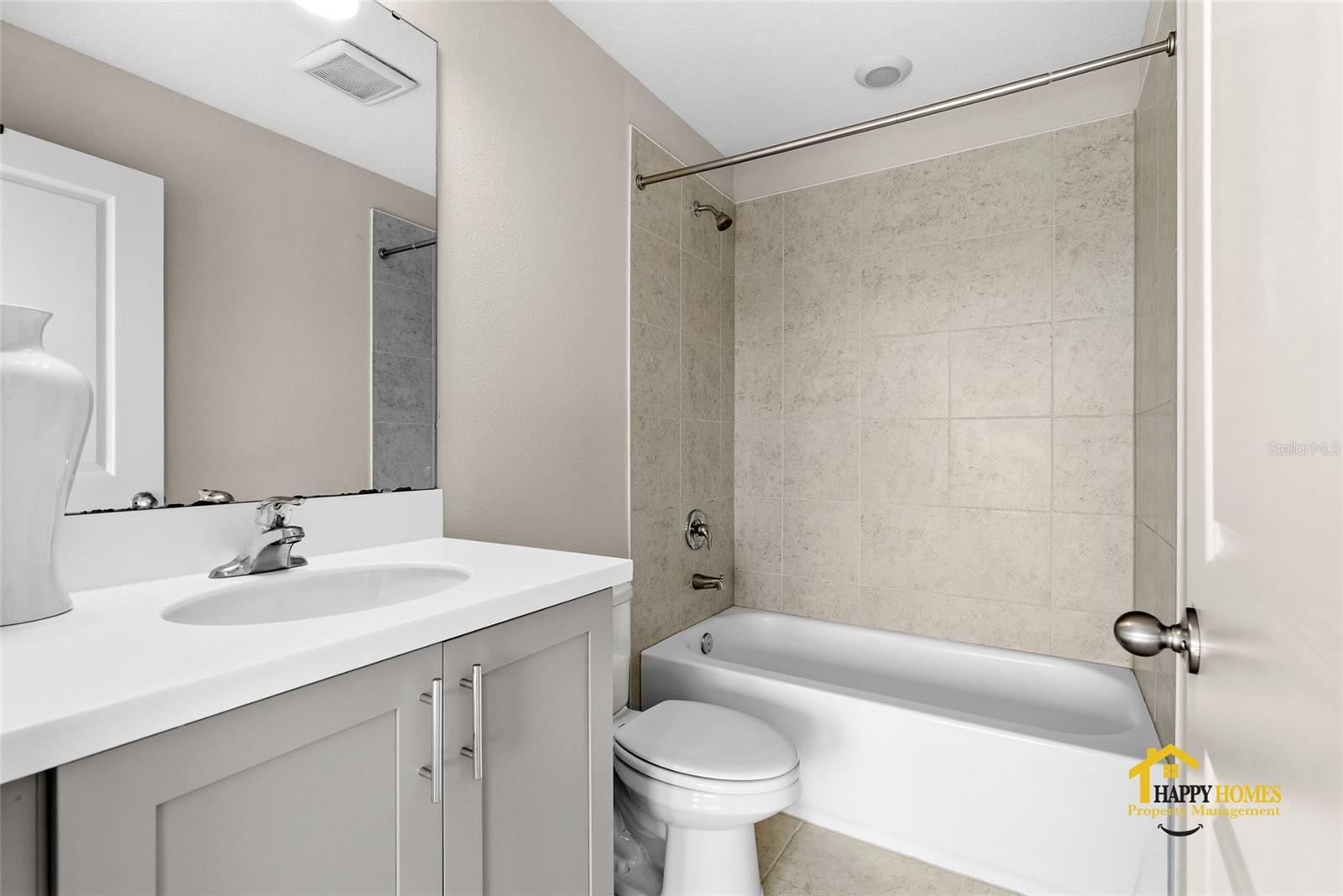 LAUREATE PK NBRHD CENTER PH 3 - Residential Lease