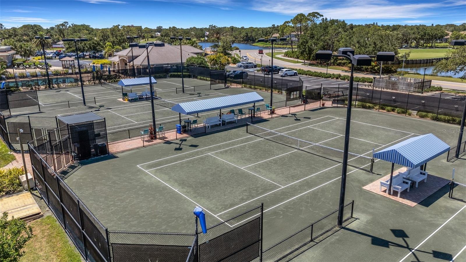 STONEYBROOK GOLF & COUNTRY CLUB - Residential