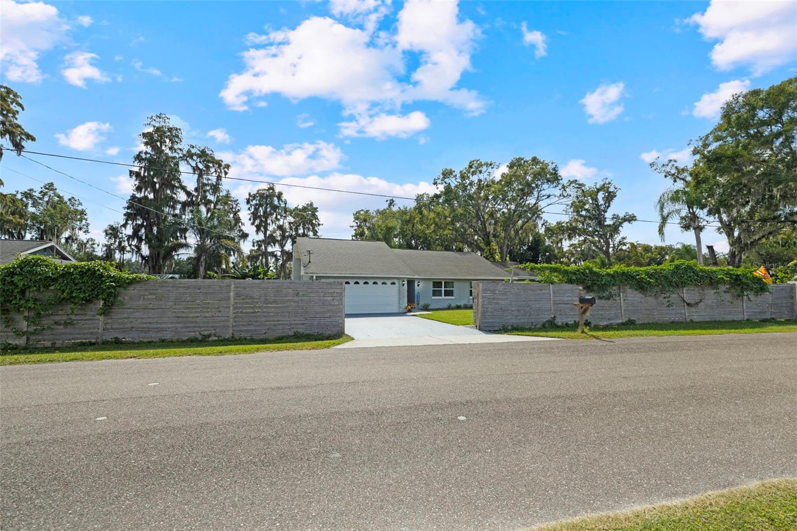 LAKE SHARON ESTATES - Residential