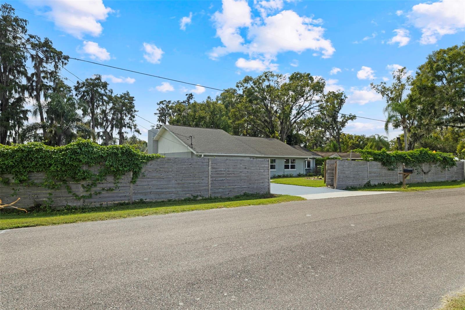 LAKE SHARON ESTATES - Residential