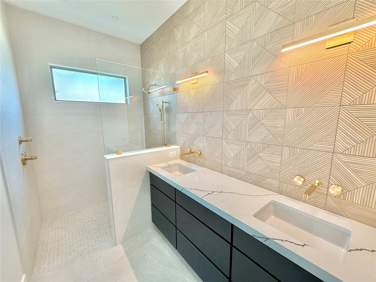 EMERALD COVE SUB - Residential