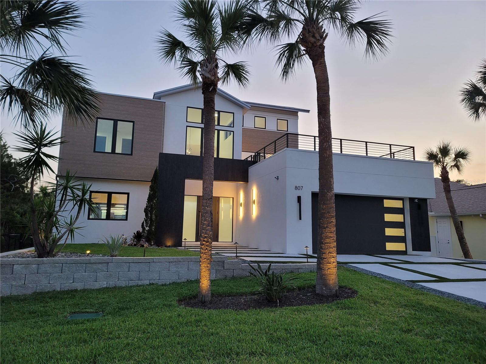 807 N FLAGLER AVENUE