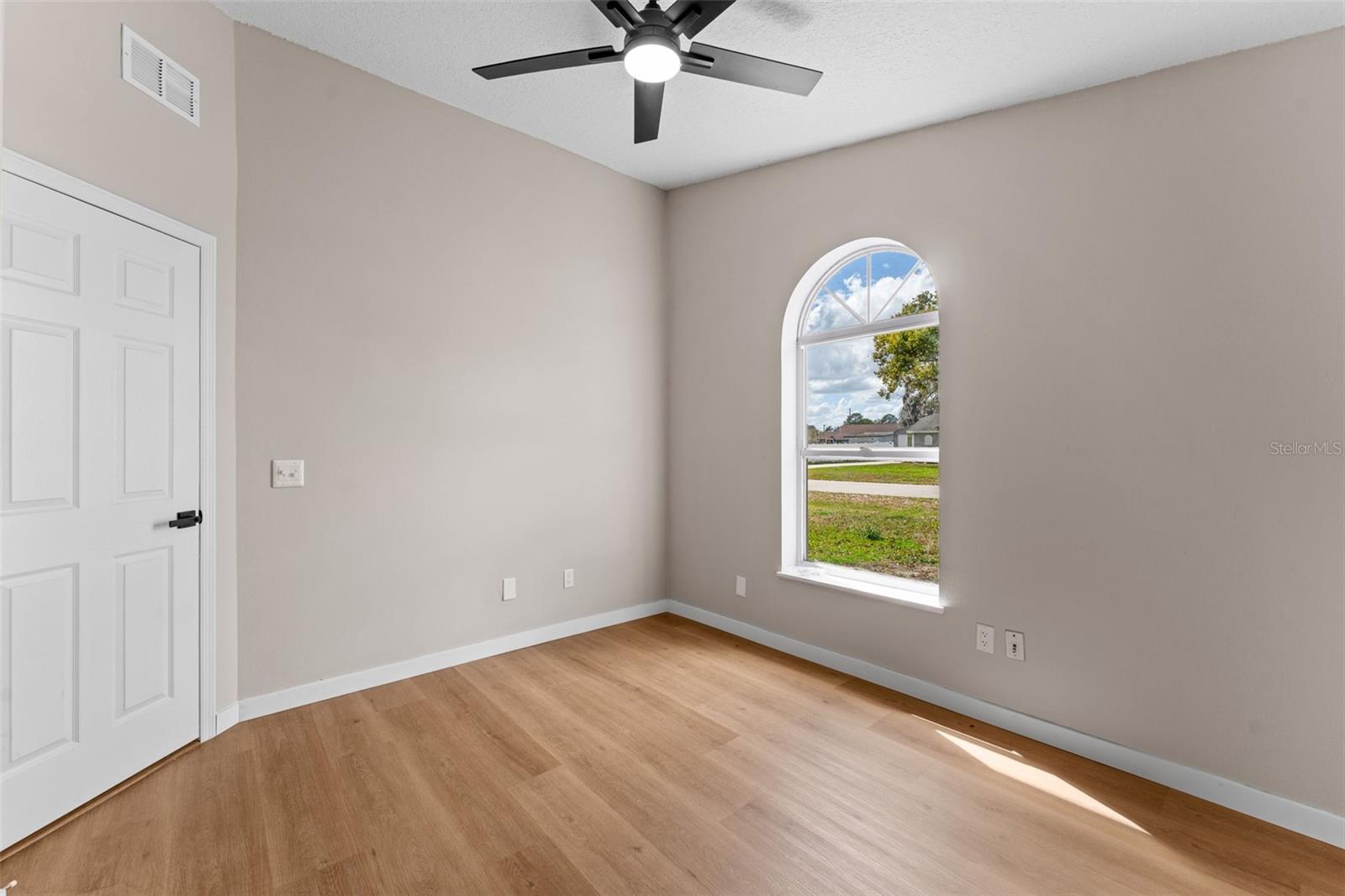 TANGERINE - Residential