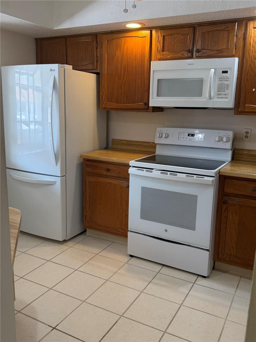 744 AVENIDA ESTANCIA 142