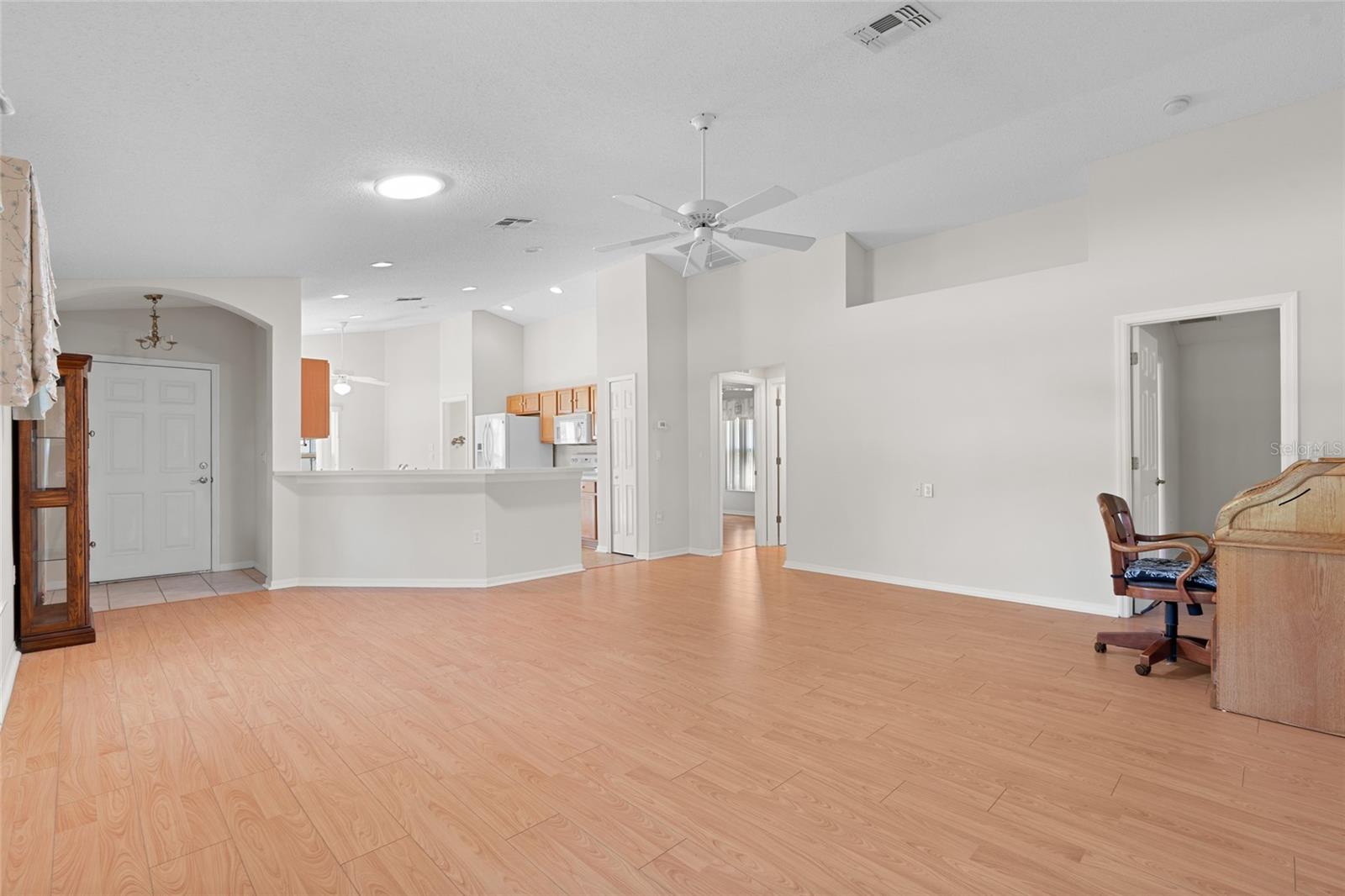 265 CENTER OAK CIRCLE