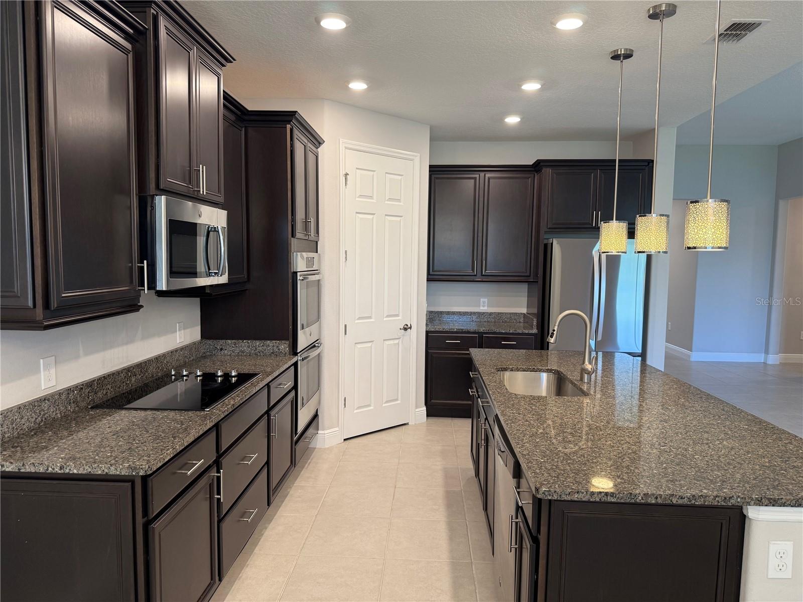 BELLALAGO PH B-2 - Residential