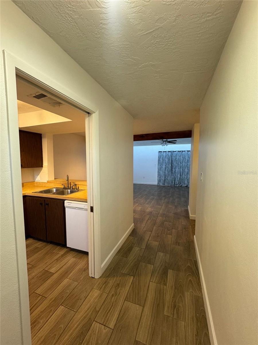 PINEWOOD VILLAS - Residential